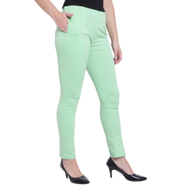 women light Blue paint
